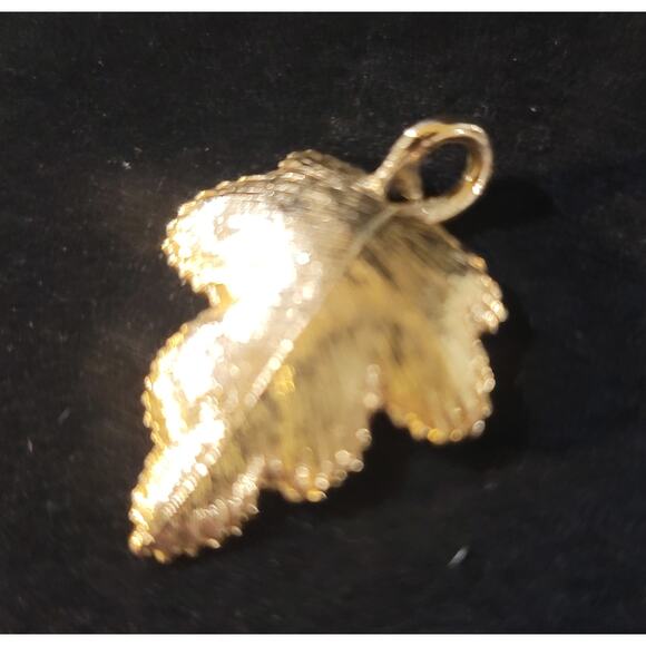 Vintage Gold Tone Pendant with clear stone - Picture 2 of 5